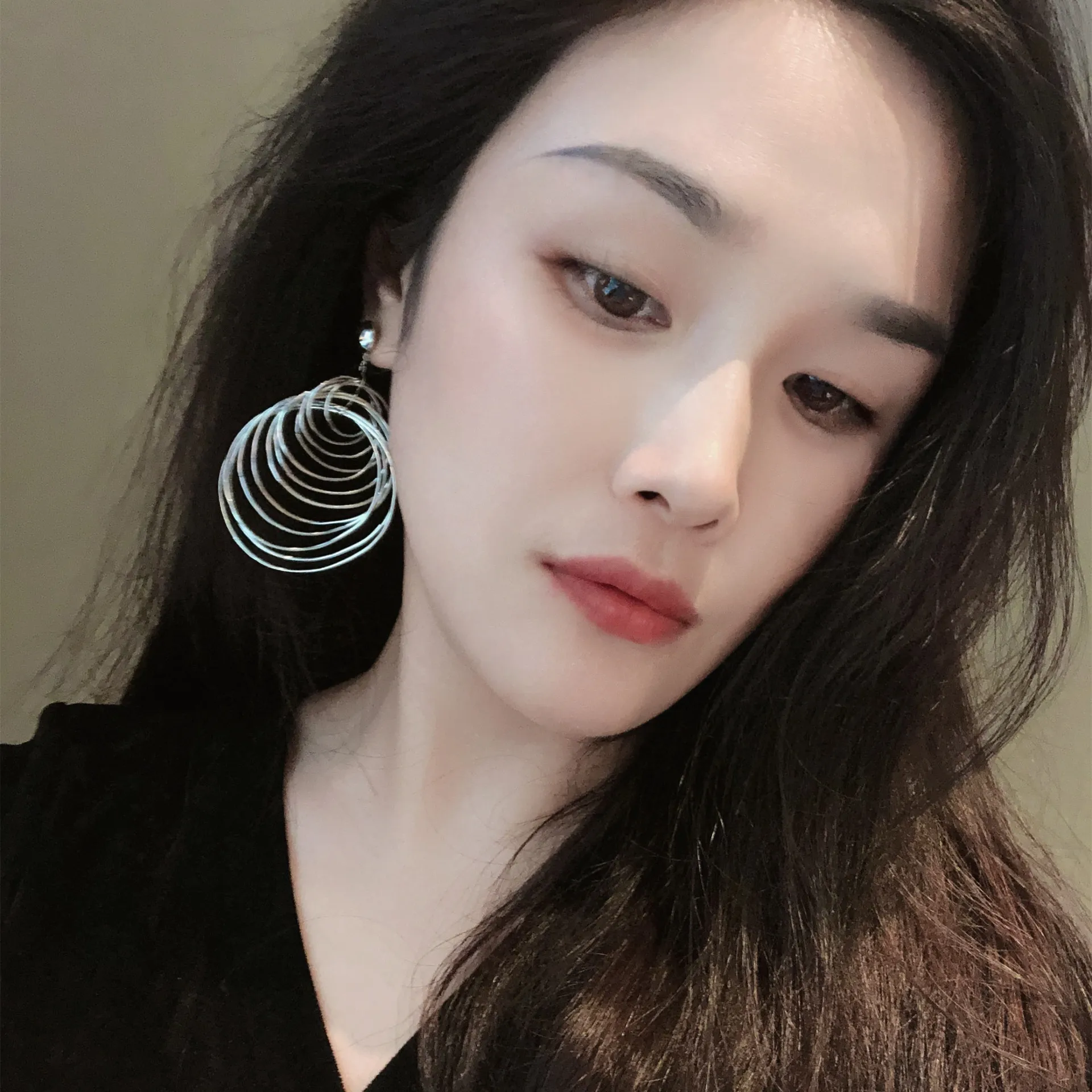 18K Gold-plated Multi-layer Flow Exaggerated Ring Earrings Personalized Fashion Temperament Long Earrings
18K Gold-plated Multi-layer Flow Exaggerated Ring Earrings Personalized Fashion Temperament Long Earrings