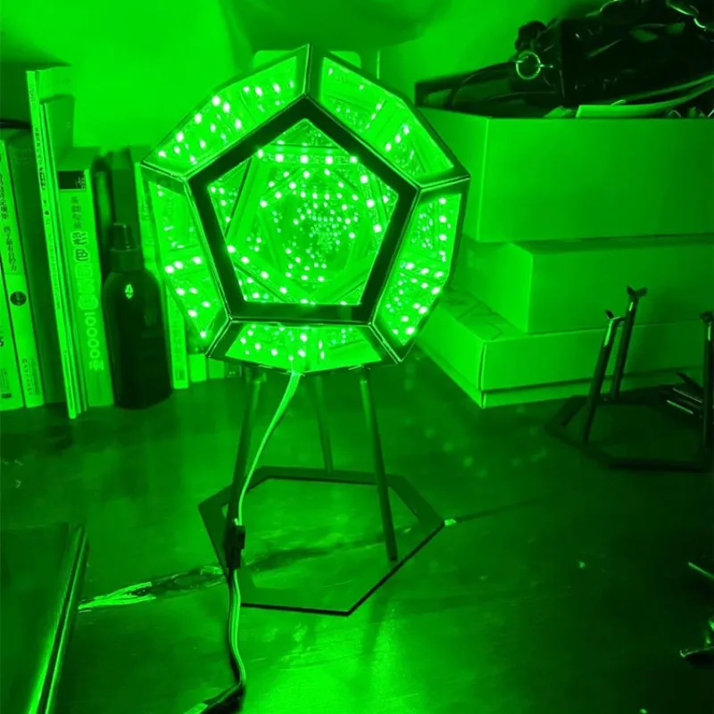 LED Art Lamp USB Night Light Fantasy Dodecahedron Color Art Light Creative Geometry Table Lamp Space Girlfriend Gift Decoration
LED Art Lamp USB Night Light Fantasy Dodecahedron Color Art Light Creative Geometry Table Lamp Space Girlfriend Gift Decoration