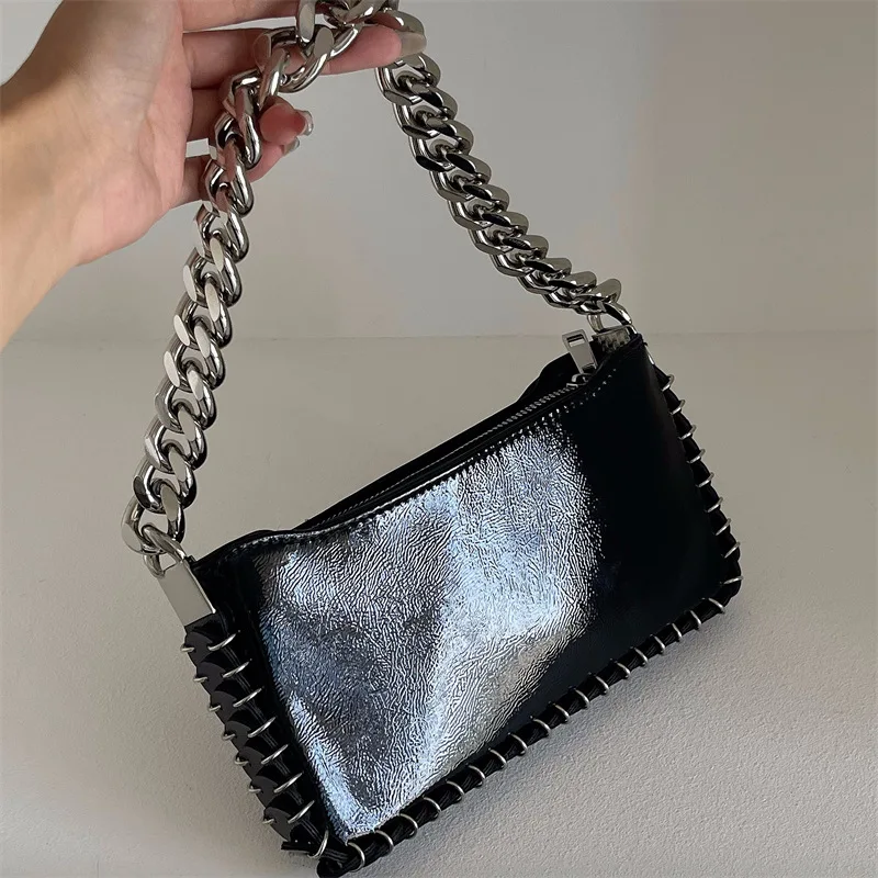 2023 Luxury Designer Handbag Women Punk Y2k Chain Shoulder Bag for Phone Black Pu Leather Small Fashion Female Underarm Bag
2023 Luxury Designer Handbag Women Punk Y2k Chain Shoulder Bag for Phone Black Pu Leather Small Fashion Female Underarm Bag