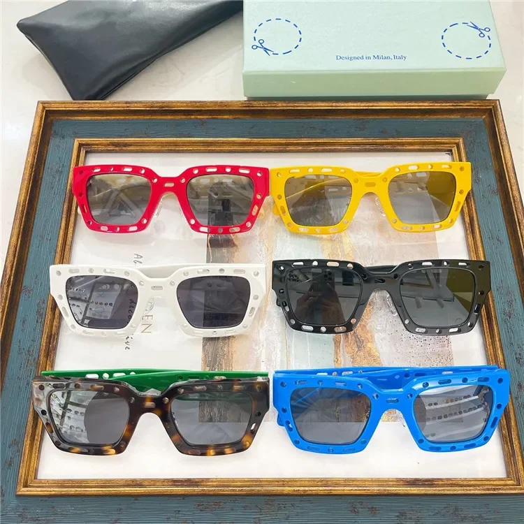 2024 Fashion OFF New WHITE Sunglasses Retro Hollow Out Design Square Frame Sunglasses 
2024 Fashion OFF New WHITE Sunglasses Retro Hollow Out Design Square Frame Sunglasses