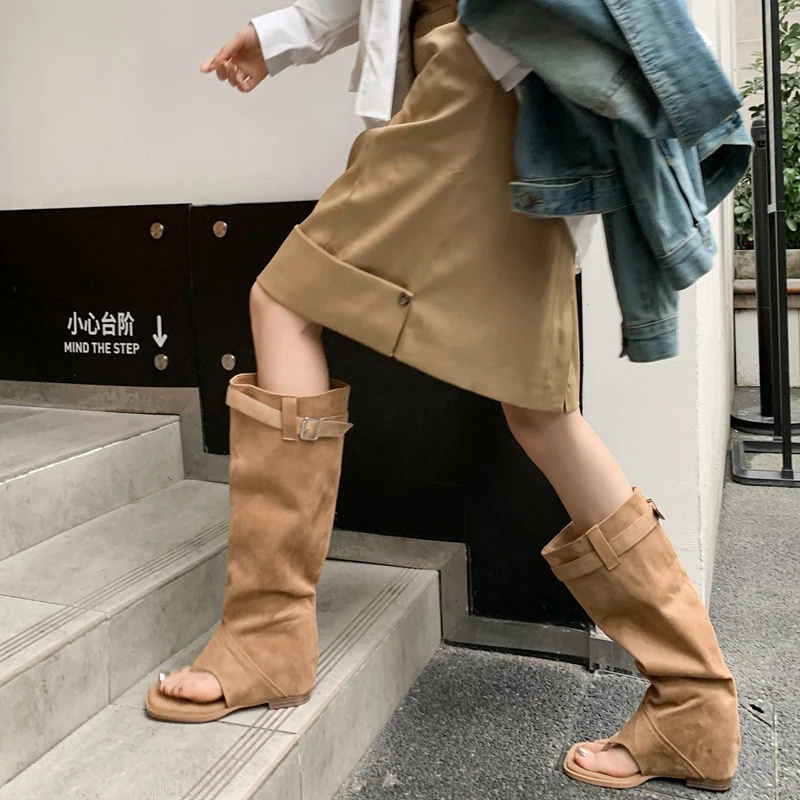 Brand Flip-Flops Summer Autumn Women Loog Boot Fashion Open Toe Ladies Pleated Height Increasing Wedges Outdoor Knee High Boots
Brand Flip-Flops Summer Autumn Women Loog Boot Fashion Open Toe Ladies Pleated Height Increasing Wedges Outdoor Knee High Boots