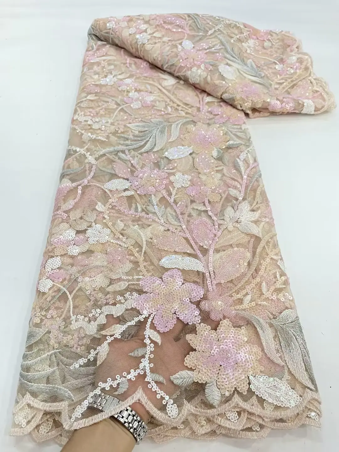 French Mesh Lace Fabric With Sequins African Lace Fabric 2022 High Quality Nigerian Lace Fabrics For Wedding Dress 5 Yards
French Mesh Lace Fabric With Sequins African Lace Fabric 2022 High Quality Nigerian Lace Fabrics For Wedding Dress 5 Yards