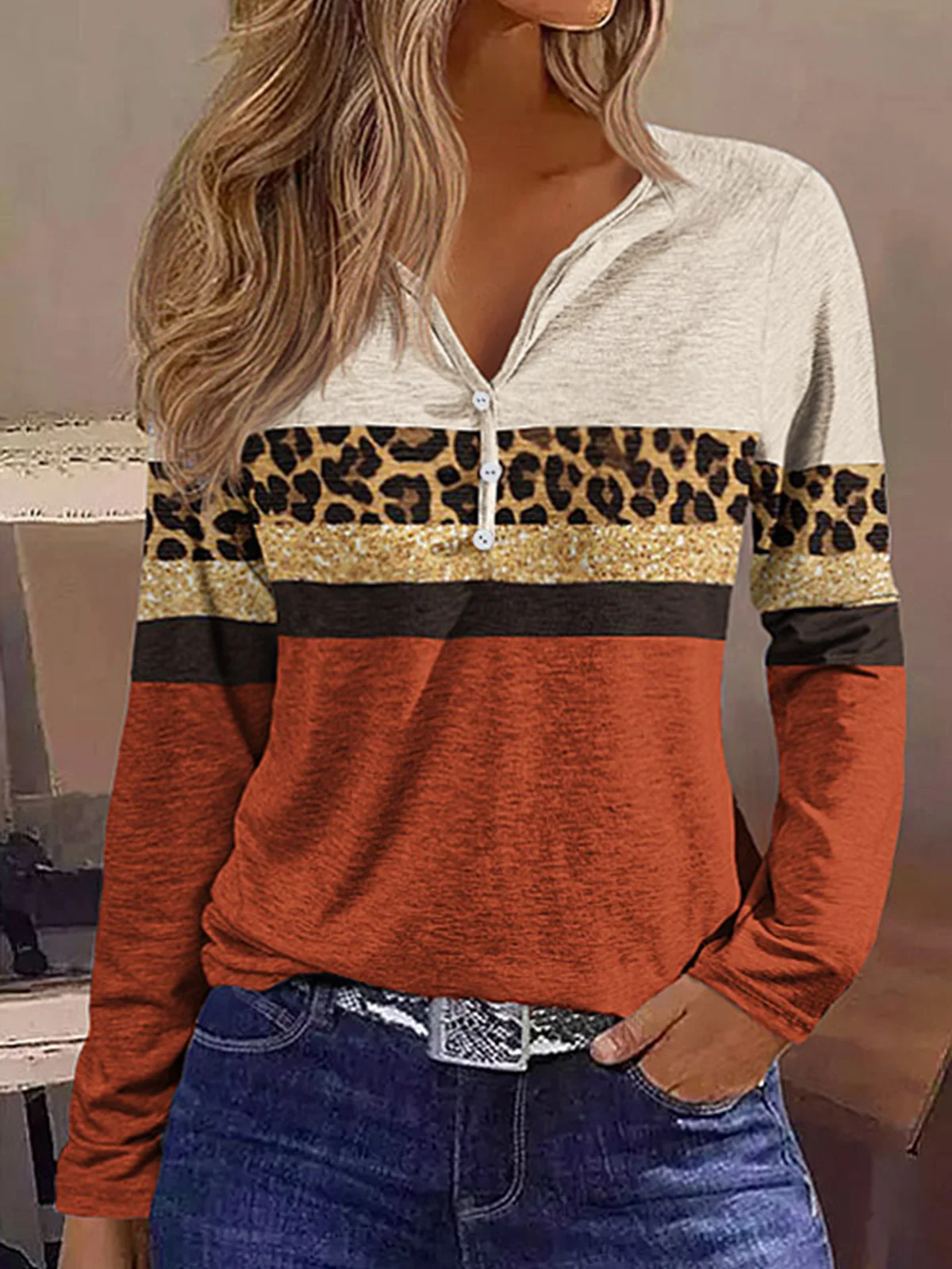 Leopard Color Block Glitter Button Long Sleeve Blouse Women Fashion Loose V Neck Print Casual T-Shirts 2023 New Wild Streetwear
Leopard Color Block Glitter Button Long Sleeve Blouse Women Fashion Loose V Neck Print Casual T-Shirts 2023 New Wild Streetwear