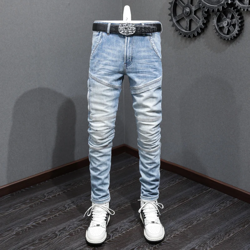 

Street Fashion Men Jeans Retro Light Blue Elastic Slim Fit Spliced Biker Jeans Men Zipper Pocket Patched Designer Hip Hop Pants
