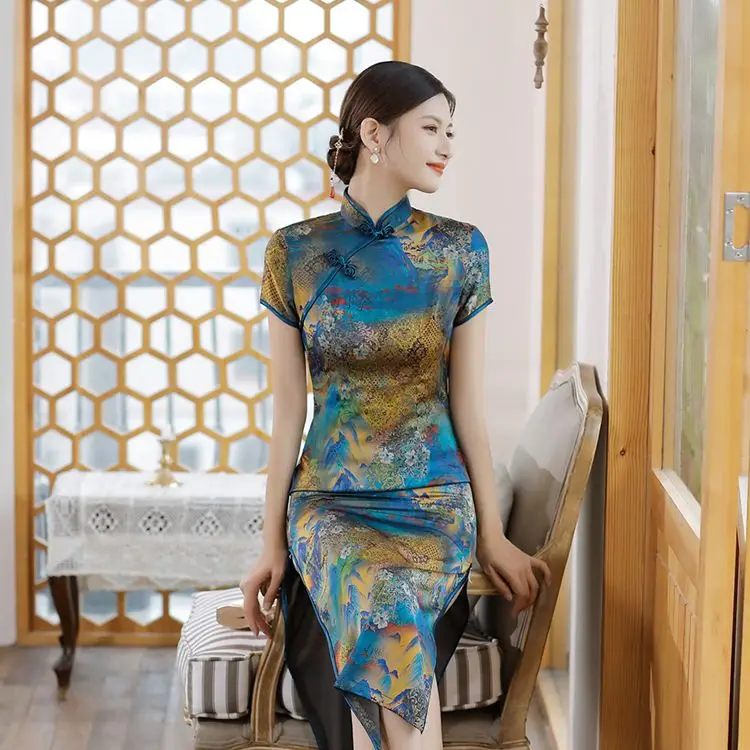 2023 Summer Autumn New Short Sleeve Long Qipao Silk Satin Young Chinese Style Slim Qipao Dress Large 5XL Dress
2023 Summer Autumn New Short Sleeve Long Qipao Silk Satin Young Chinese Style Slim Qipao Dress Large 5XL Dress