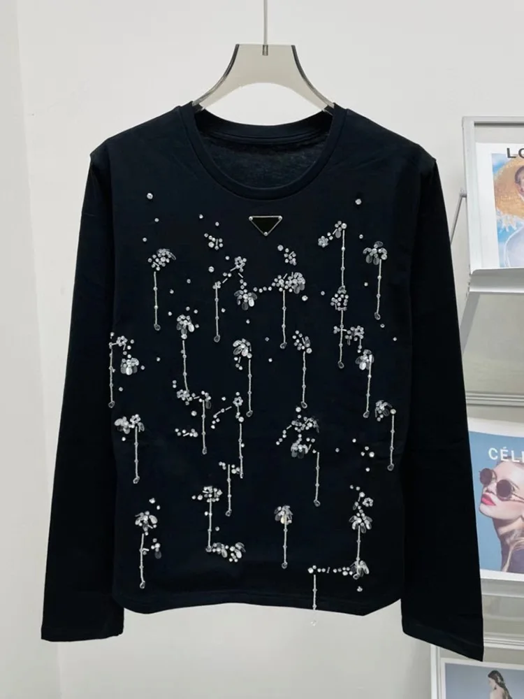 24 Early Spring New Product Long sleeved T-shirt Handmade High Setting Crystal Chain Embroidered Pearl Triangle Logo
24 Early Spring New Product Long sleeved T-shirt Handmade High Setting Crystal Chain Embroidered Pearl Triangle Logo