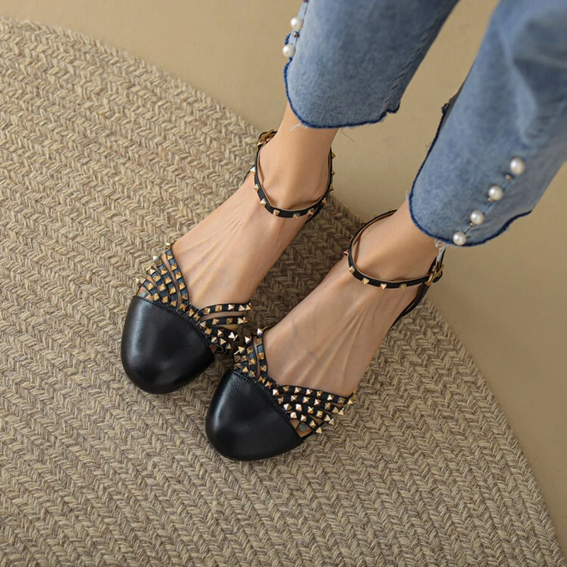 2022 Summer Women Shoes Round Toe Low Heel Shoes Women Solid Rivet Women Sandals Casual Cow Leather Shoes Women Concise Shoes
2022 Summer Women Shoes Round Toe Low Heel Shoes Women Solid Rivet Women Sandals Casual Cow Leather Shoes Women Concise Shoes