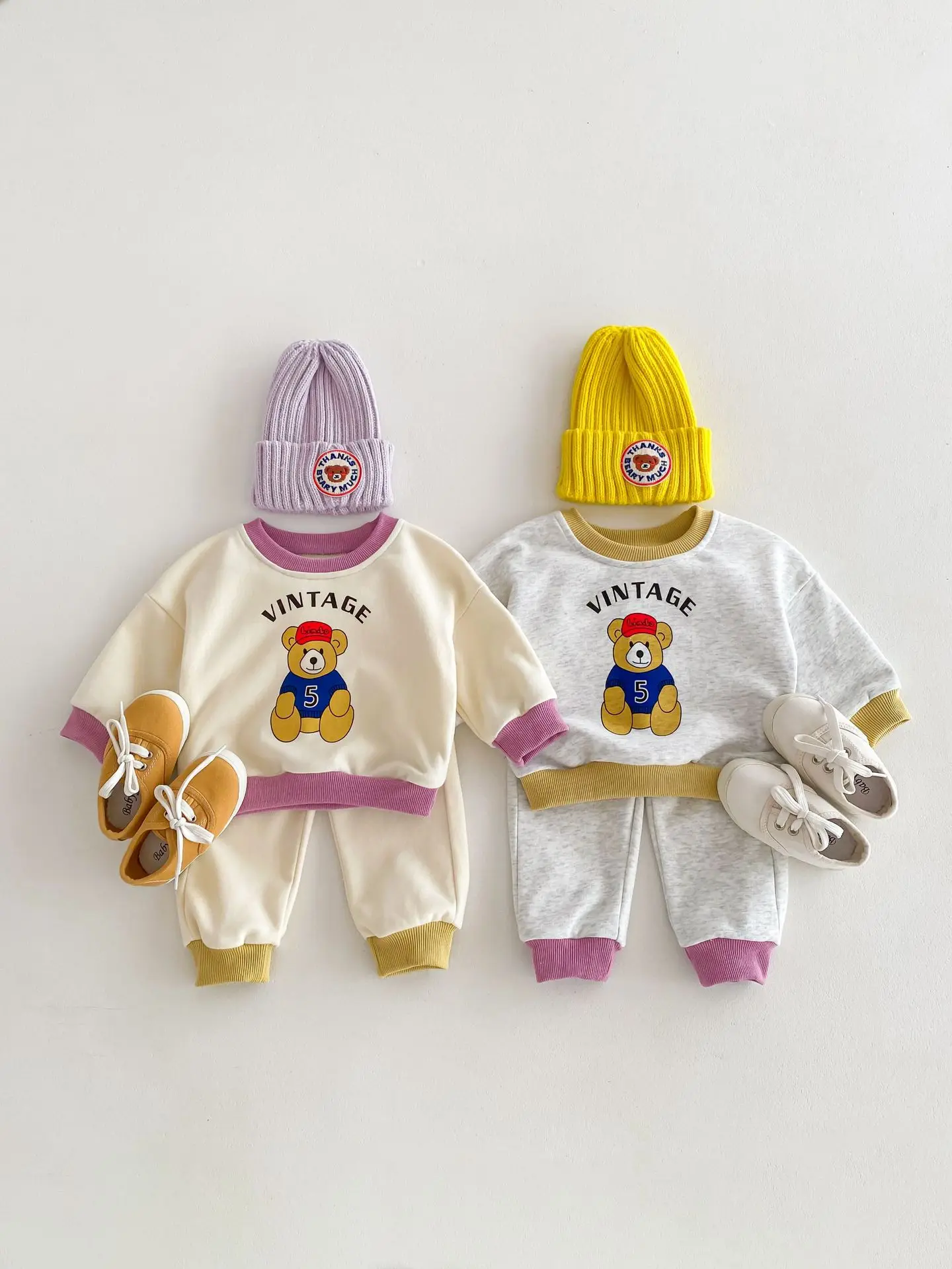 

Корейский комплект детской одежды 2024, весенняя одежда для маленьких девочек, свитшот с мультяшным медведем + штаны, детский хлопковый спортивный костюм для отдыха для мальчиков из 2 предметов