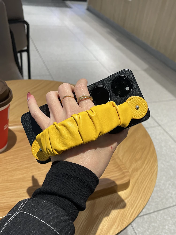 For Huawei P50 Pocket Case Luxury High Leather black Cover with Yellow Leather Handle for P50 Pocket Huawei Cases Accessories 
For Huawei P50 Pocket Case Luxury High Leather black Cover with Yellow Leather Handle for P50 Pocket Huawei Cases Accessories