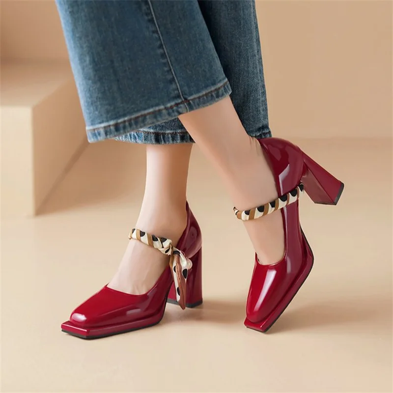 2023 Autumn New Simple Ribbon Beaded Fashion Shoes Single Shoes Thick Heels Casual High Heels Women
2023 Autumn New Simple Ribbon Beaded Fashion Shoes Single Shoes Thick Heels Casual High Heels Women