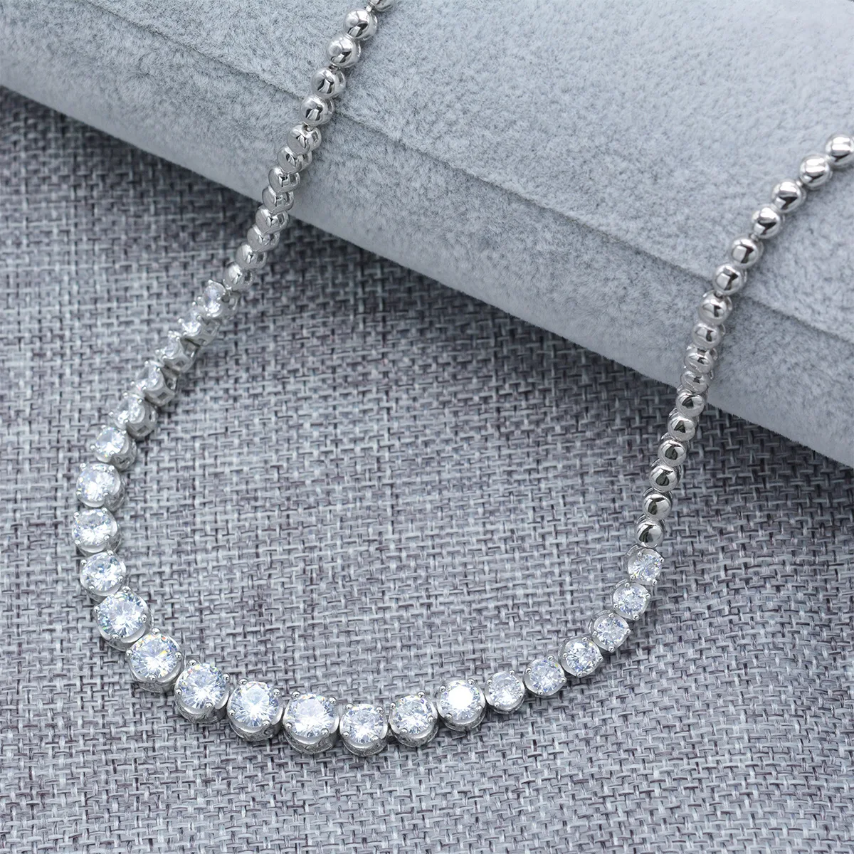 2023 Fashion European and American Zircon Splice S925 Sterling Silver Single Row Zircon Necklace Hip Hop Style Necklace
2023 Fashion European and American Zircon Splice S925 Sterling Silver Single Row Zircon Necklace Hip Hop Style Necklace
