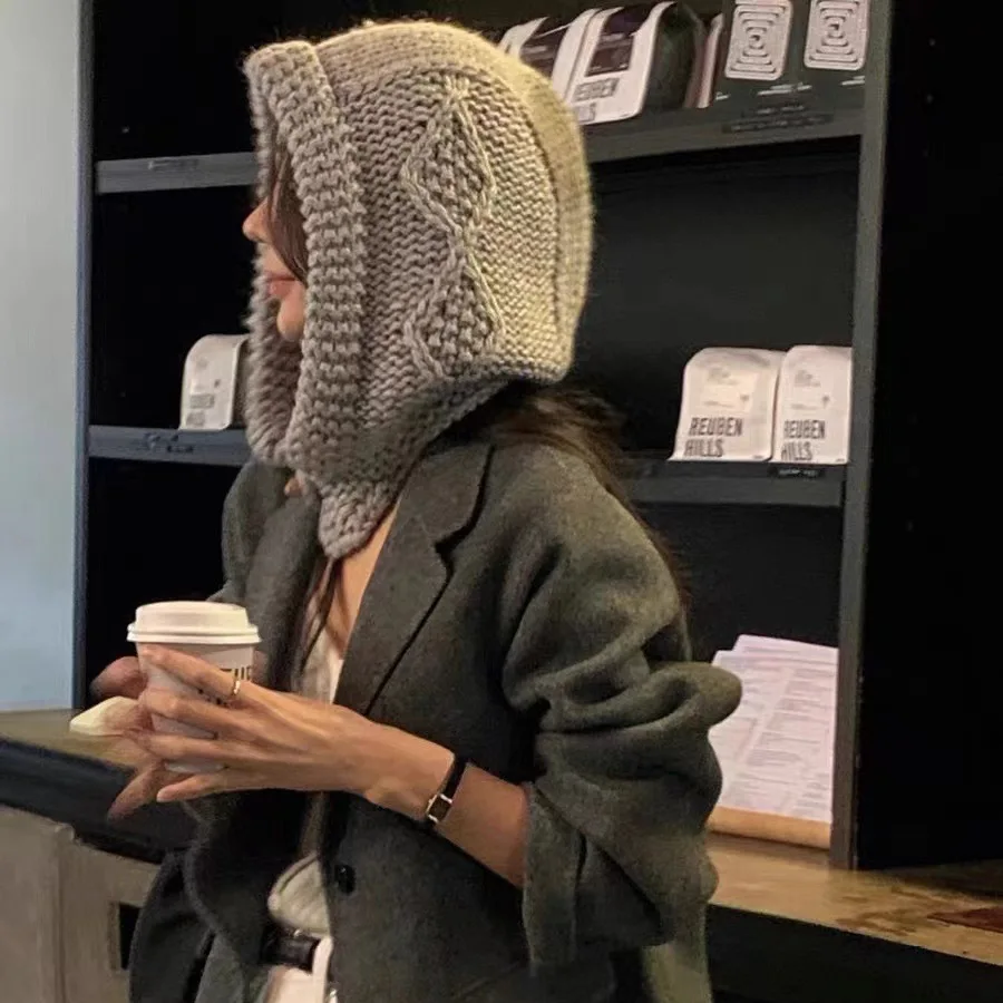 Ins Popular Horn Buckle Design Knitted Balaclava Hats for Women Autumn and Winter Korean Version Retro Thermal Bomber Caps
Ins Popular Horn Buckle Design Knitted Balaclava Hats for Women Autumn and Winter Korean Version Retro Thermal Bomber Caps