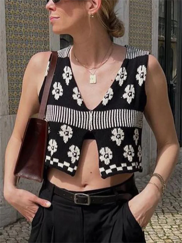 Tossy Printed Vintage Fashion Cropped Top Vest For Women Contrast Fashion Sleeveless Summer V-Neck Tank Top Female Y2k Top New
Tossy Printed Vintage Fashion Cropped Top Vest For Women Contrast Fashion Sleeveless Summer V-Neck Tank Top Female Y2k Top New