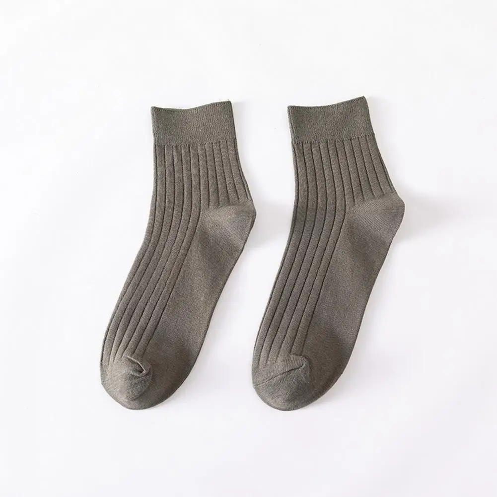 

Мягкие мужские носки средней длины с высокой эластичностью и противоскользящим покрытием для деловых занятий спортом дышащие мягкие теплые