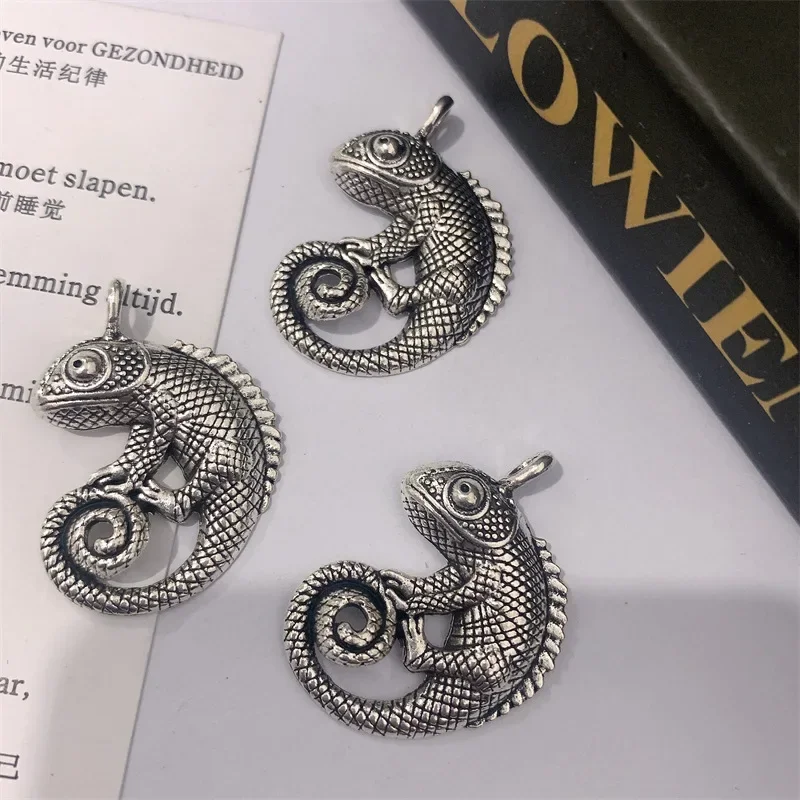 5pcs 26x35mm Antique Silver Color Alloy Lizard Charms Charm Pendants for Jewelry Making DIY Handmade Craft
5pcs 26x35mm Antique Silver Color Alloy Lizard Charms Charm Pendants for Jewelry Making DIY Handmade Craft