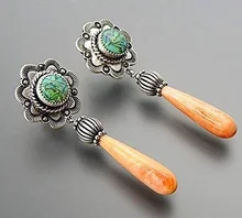 Bohemia Inlaid Turquoise Carved Flowers Hanging Khaki Stone Earrings Design Ear Clip Buckle Anti Falling Women's Jewelry
Bohemia Inlaid Turquoise Carved Flowers Hanging Khaki Stone Earrings Design Ear Clip Buckle Anti Falling Women's Jewelry