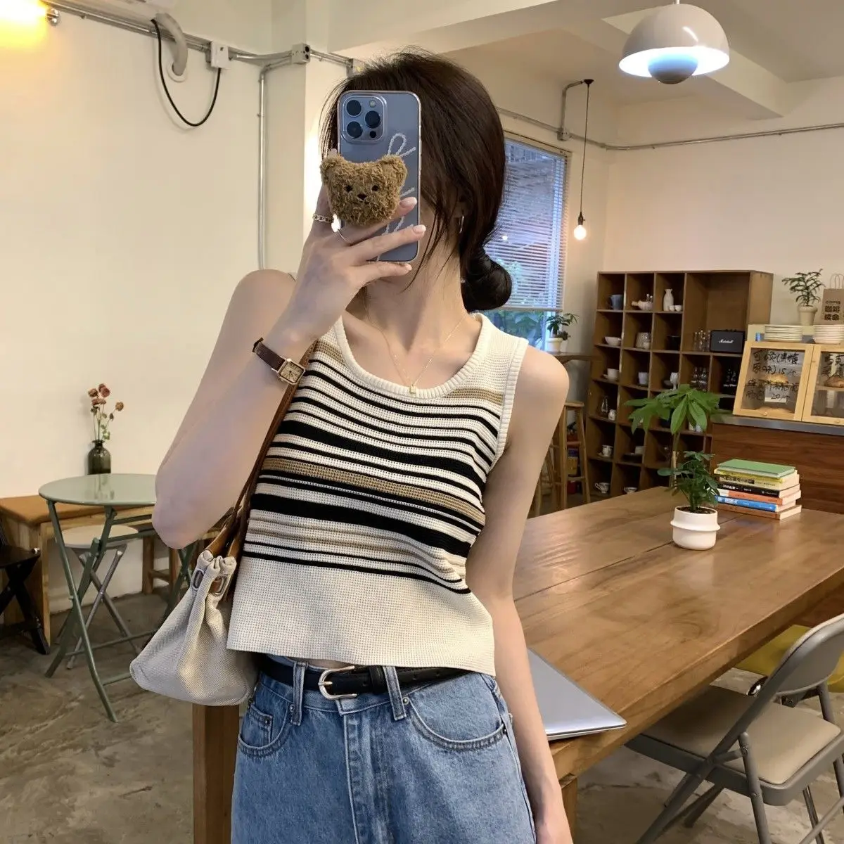 2024 Women's Summer New Fashion Stripe Contrast Color Vest Female Casual Knitted Tank Tops Ladies Slim Fit Sleeveless Tops H15
2024 Women's Summer New Fashion Stripe Contrast Color Vest Female Casual Knitted Tank Tops Ladies Slim Fit Sleeveless Tops H15