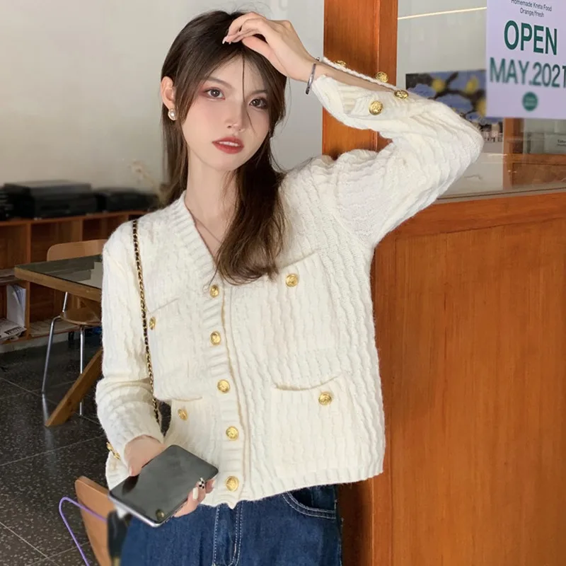 Long Sleeves V-neck Short Tops Retro Solid Color Knitted Sweater Coat Women's Cardigan Pocket
Long Sleeves V-neck Short Tops Retro Solid Color Knitted Sweater Coat Women's Cardigan Pocket