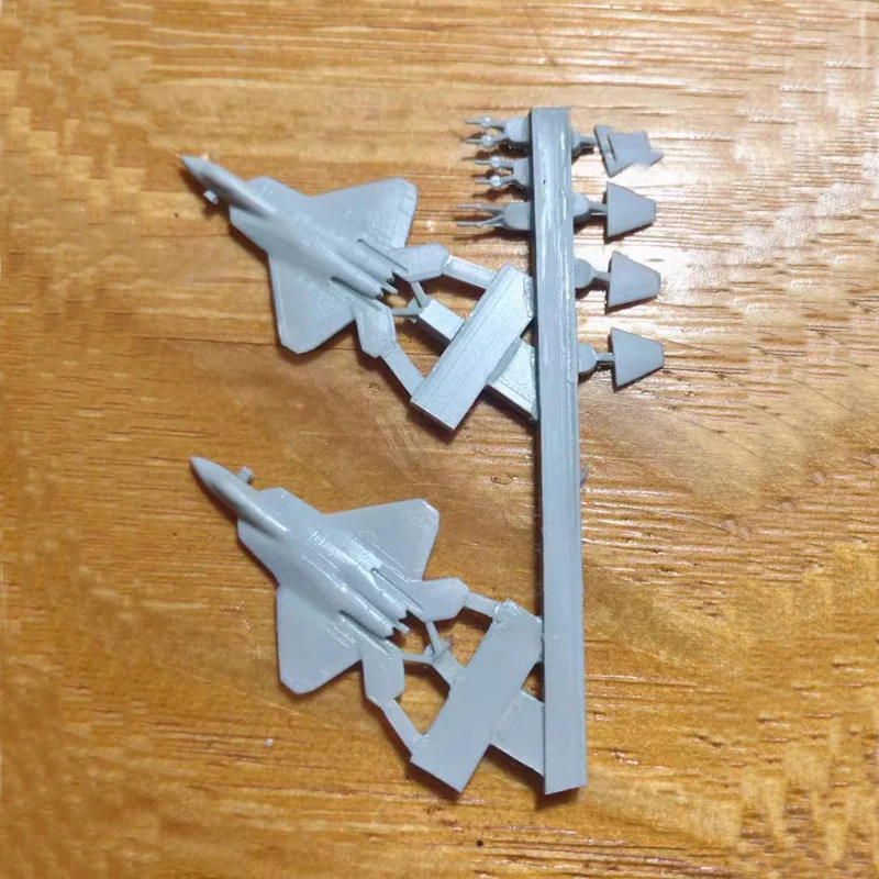 

2PCS 1/700 F-22A Resin Toys Aeroplane Model Simulation Stealth Combat Aircraft Subassembly for Adult Collection Decorations