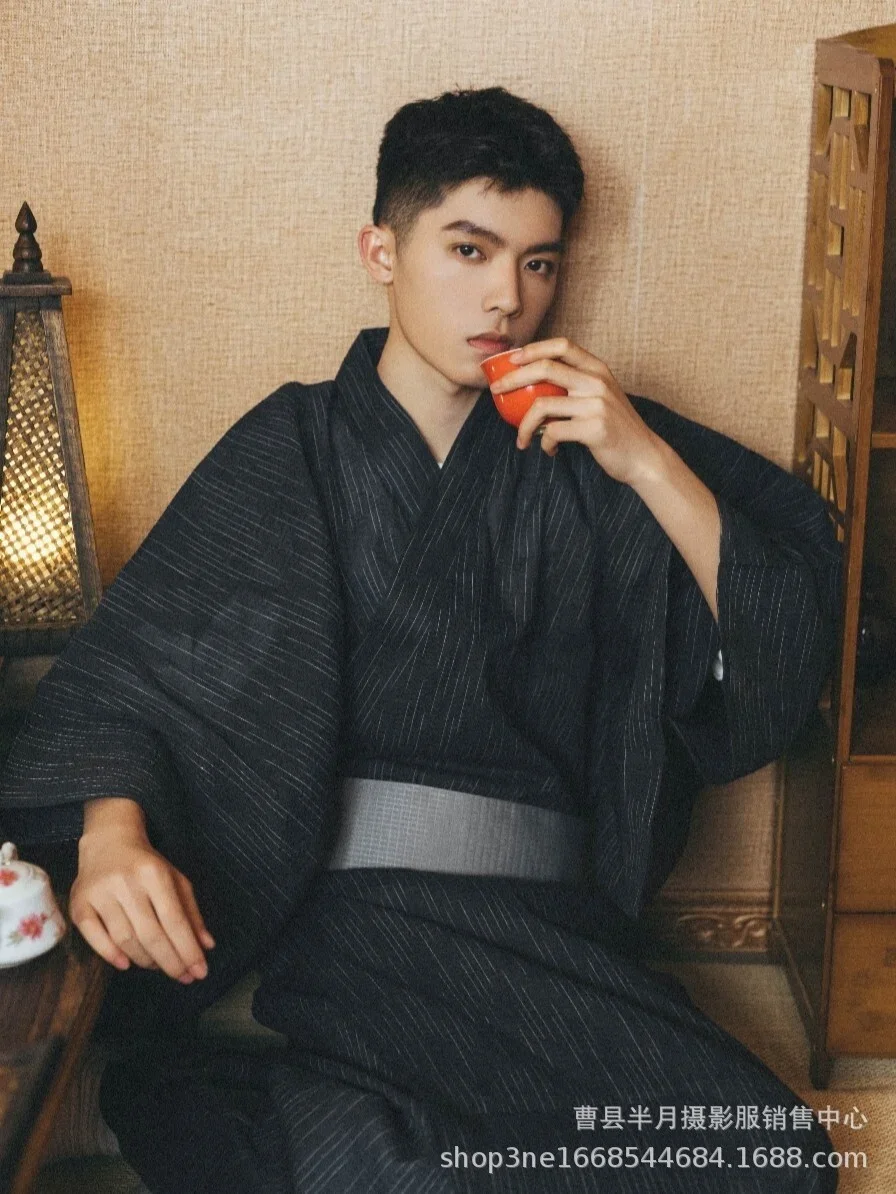 

Robes Classic Black Samurai Clothes Men Breathable Underwear Kimono Traditional Japanese Cosplay Yukata Home Pajamas Bathrobe