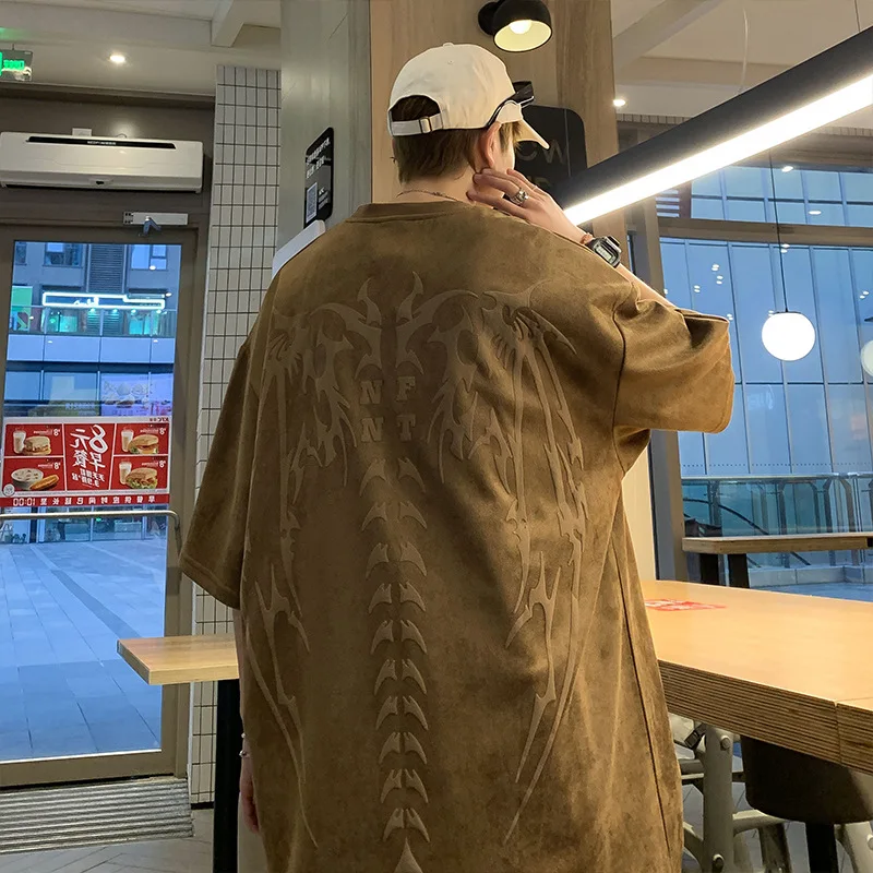 2023 New Hot Y2k Top Retro Skull Wings Print Suede Short Sleeved T Shirt Mens Loose Couple All Match Trendy T-Shirt Street Style
2023 New Hot Y2k Top Retro Skull Wings Print Suede Short Sleeved T Shirt Mens Loose Couple All Match Trendy T-Shirt Street Style