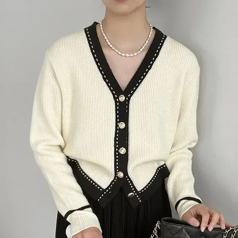 Новинка осень/зима полосатый свитер с длинным рукавом в Корейском стиле свободный кардиган с V-образным вырезом модное пальто вязаные топы мягкий джемпер 29486 
Новинка осень/зима полосатый свитер с длинным рукавом в Корейском стиле свободный кардиган с V-образным вырезом модное пальто вязаные топы мягкий джемпер 29486