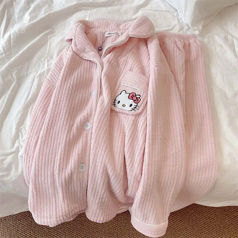 Плюшевая Пижама Sanrio Hello Kitty Kuromi с помпоном пурин аниме милая Толстая Пижама Мягкая удобная домашняя пижама зимняя одежда подарок
Плюшевая Пижама Sanrio Hello Kitty Kuromi с помпоном пурин аниме милая Толстая Пижама Мягкая удобная домашняя пижама зимняя одежда подарок