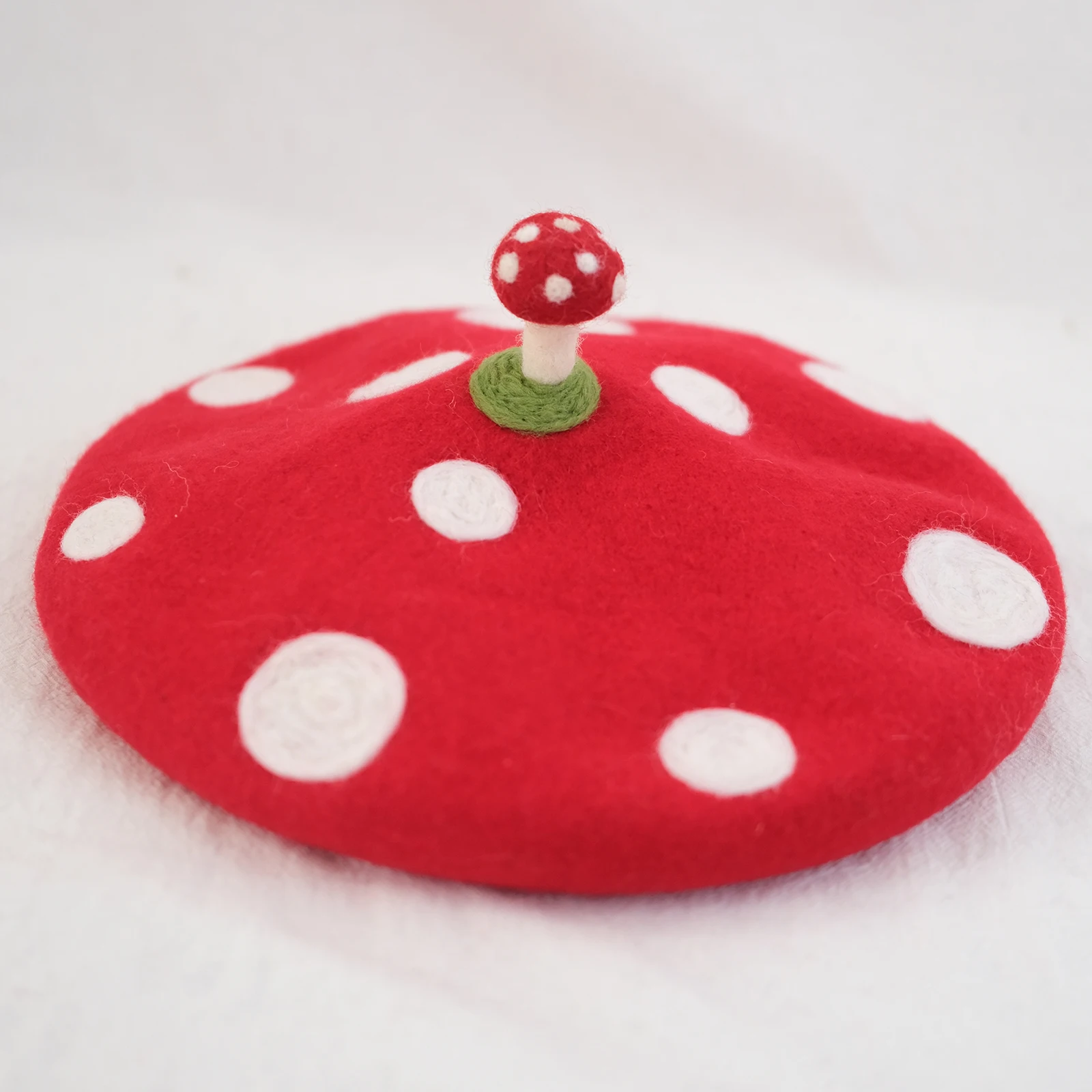 

QIUNEEY Handmade Wool Felt Beret With Mushroom On Top Creative Painter Hat Birthday Gift Red Cap Of Child Yayoi Kusama Element