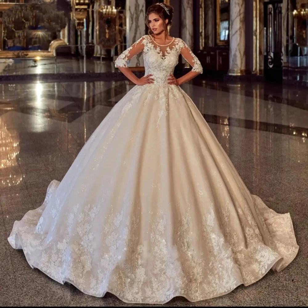 Custom Luxury Tulle 3D Flowers Lace Appliques Princess Ball Gown Wedding Dress O-Neck Half Sleelve Classical Court Sweep Train
Custom Luxury Tulle 3D Flowers Lace Appliques Princess Ball Gown Wedding Dress O-Neck Half Sleelve Classical Court Sweep Train