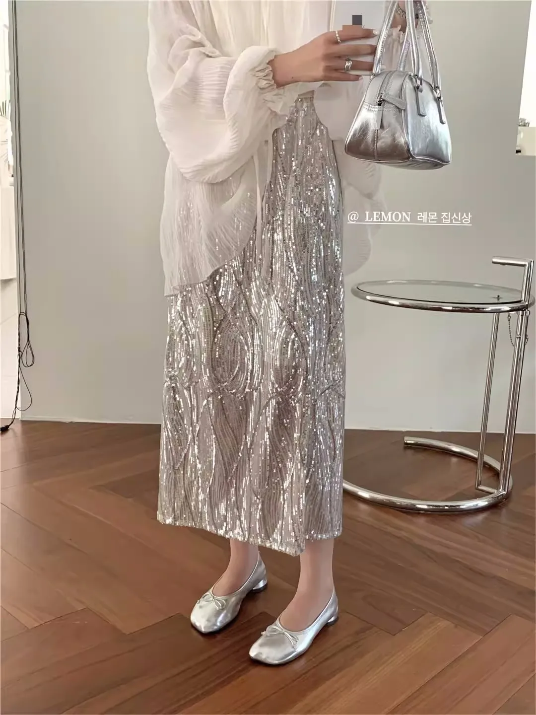Korean Sequin Shiny Half Skirt Summer Luxury Feel Wrapped Hip Straight Sleeve Long Skirt
Korean Sequin Shiny Half Skirt Summer Luxury Feel Wrapped Hip Straight Sleeve Long Skirt