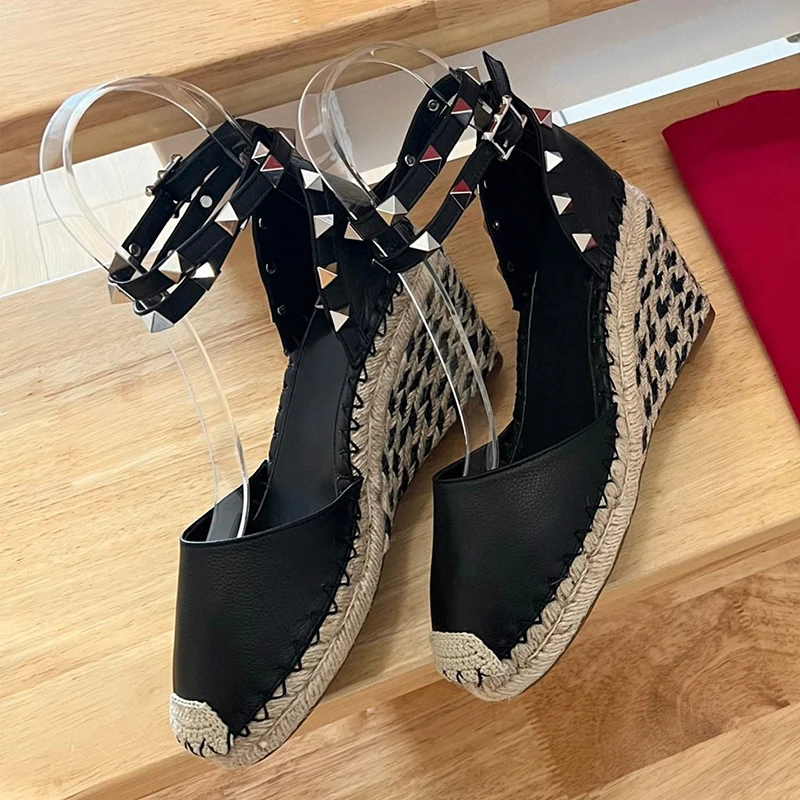 Female Wedges Sandals Summer 2024 New Metal Rivet Decor Banquet High Heel Sandals Handmade Weave Design Open Toe Ladies Shoes
Female Wedges Sandals Summer 2024 New Metal Rivet Decor Banquet High Heel Sandals Handmade Weave Design Open Toe Ladies Shoes
