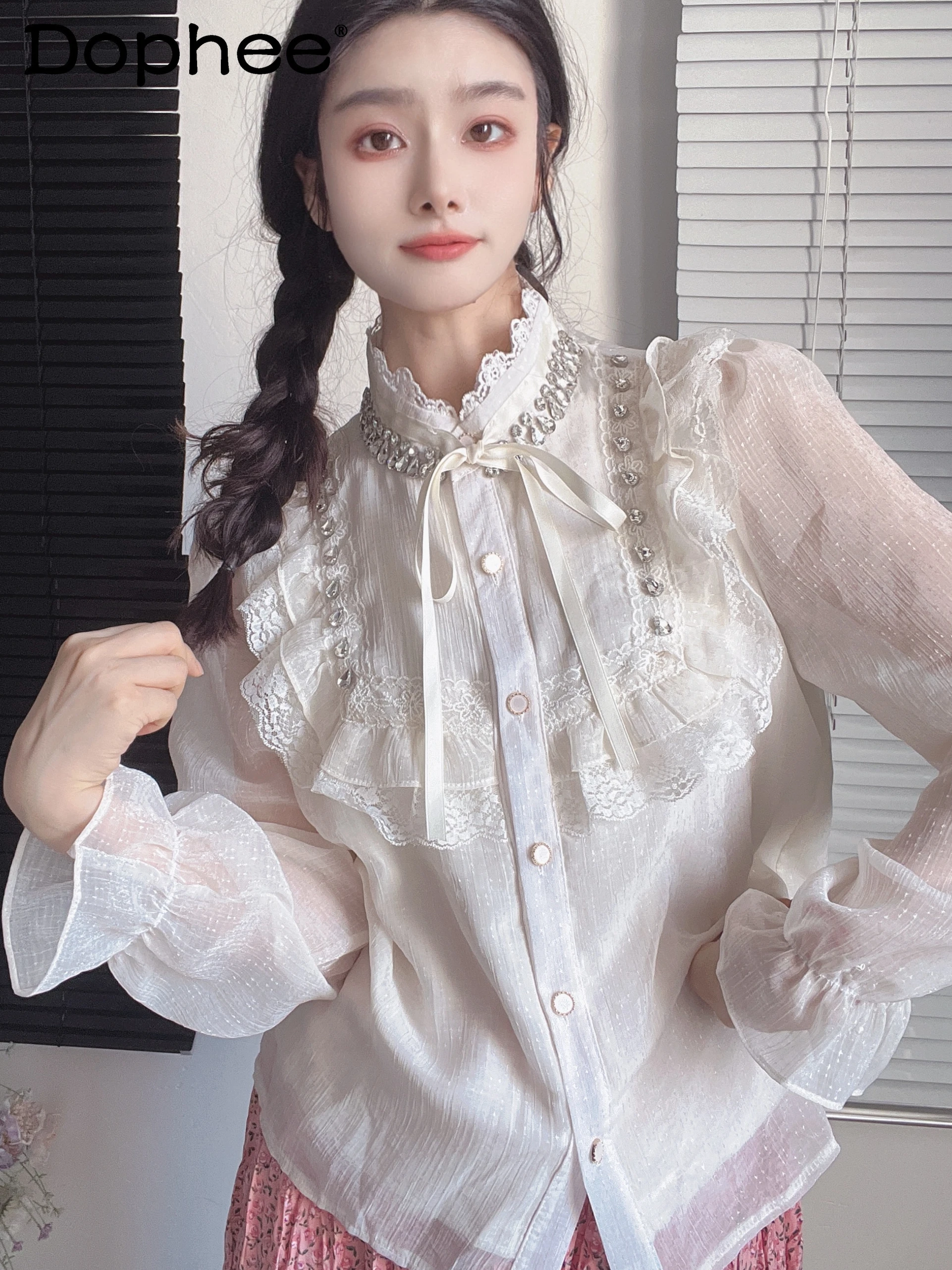 Sweet Tie-Neck Bow Flare Sleeve Blouse Women 2024 Spring Summer New Heavy Industry Rhinestone String Beads Ruffled Lace Shirts
Sweet Tie-Neck Bow Flare Sleeve Blouse Women 2024 Spring Summer New Heavy Industry Rhinestone String Beads Ruffled Lace Shirts
