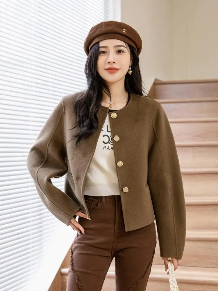 2023Autumn/Winter Short Woollen Jackets Korean Style Elegant Round Neck Single Breasted Loose Black Women 100% Wool Coats
2023Autumn/Winter Short Woollen Jackets Korean Style Elegant Round Neck Single Breasted Loose Black Women 100% Wool Coats