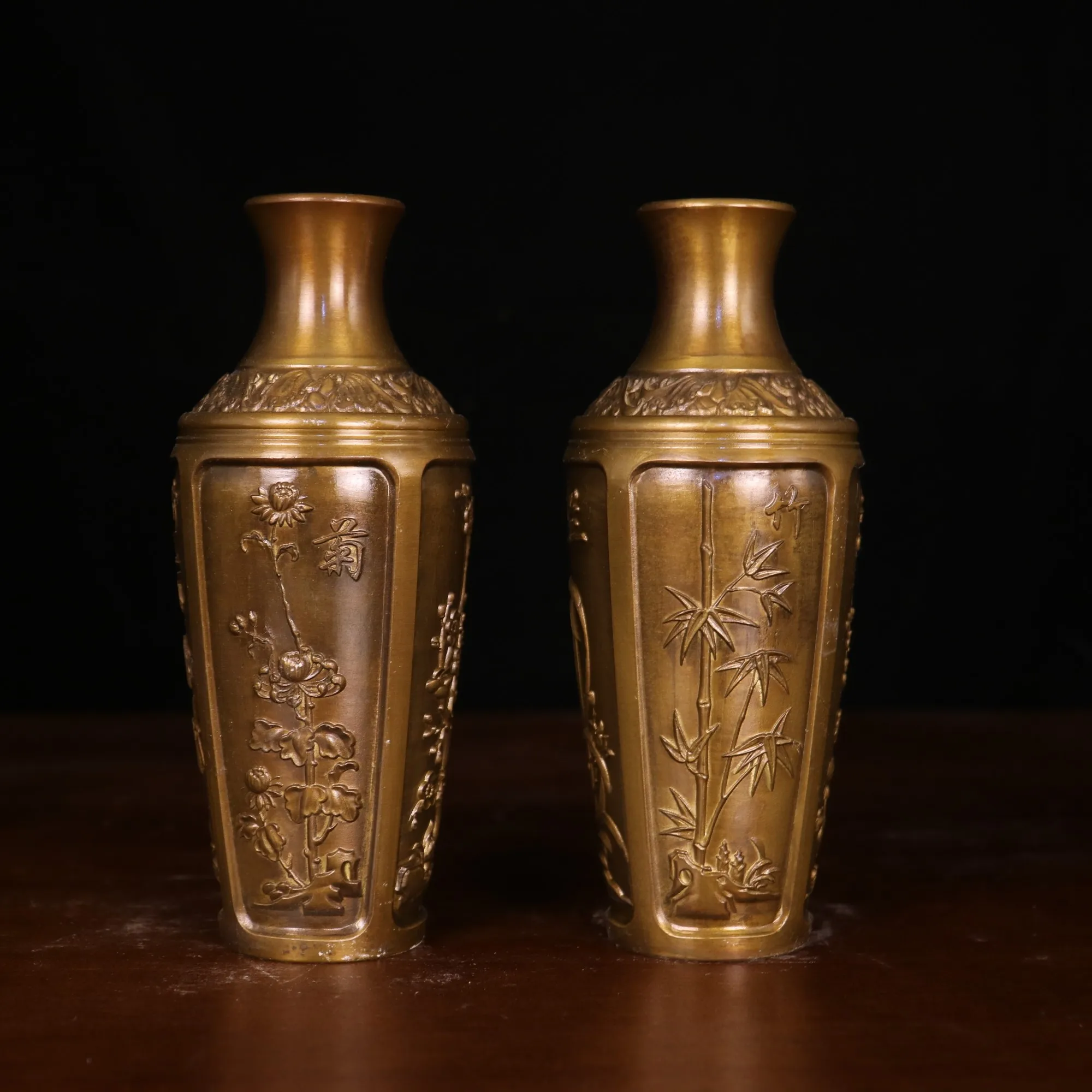6"Tibet Temple Collection Old Brass Dark Brown Seasonal flower texture pulm Vase A pair Amass wealth Ornaments Town house
6"Tibet Temple Collection Old Brass Dark Brown Seasonal flower texture pulm Vase A pair Amass wealth Ornaments Town house