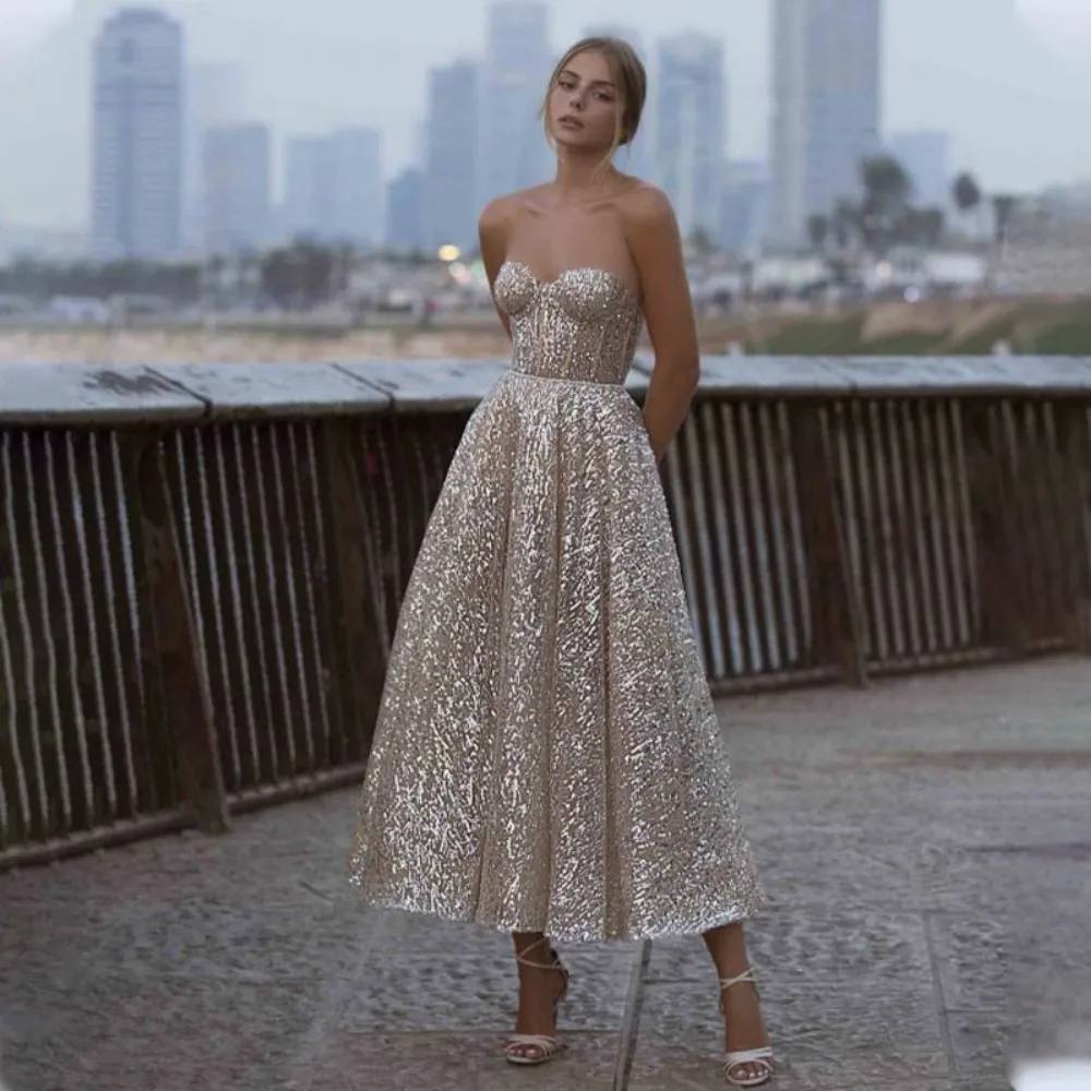 Elegant Strapless Sequin Shimmer Ball Gown Tight Bodice A-line Drape Formal Evening Gown Long Pleated Cocktail Gown Zipper Style
Elegant Strapless Sequin Shimmer Ball Gown Tight Bodice A-line Drape Formal Evening Gown Long Pleated Cocktail Gown Zipper Style