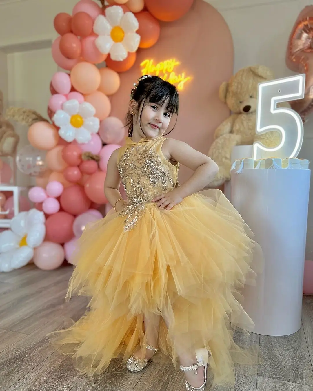 

Yellow Flower Girl Dresses Luxury Beads Sleeveless Children Birthday Party Gowns Hi Lo Tiered Ruffles Kids Wedding Guest Dresses