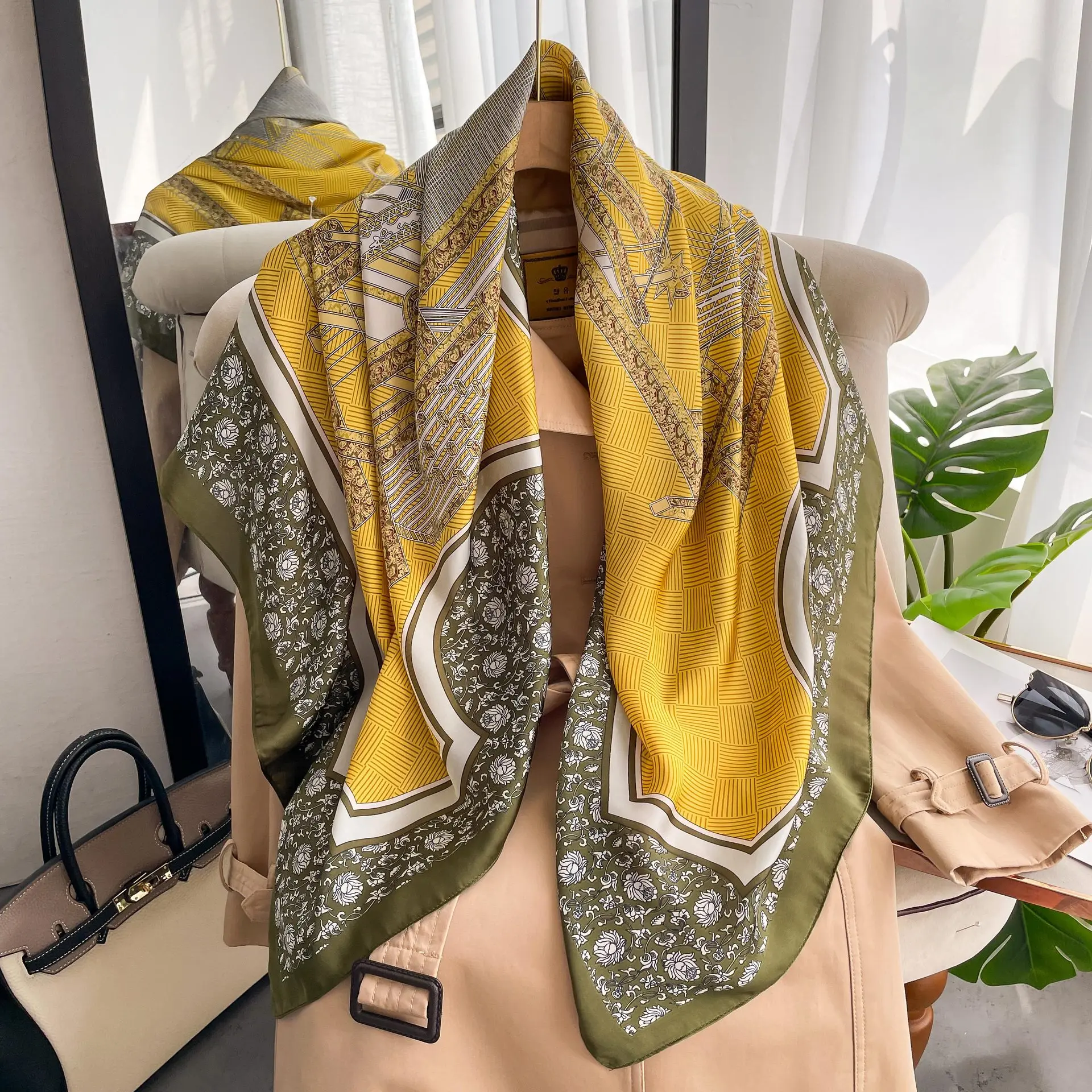 Spring Autumn New Design 110cm Square Stripe Printed Ladies Travel Beach Fashion Shawl Foulard Hijab Scarf
Spring Autumn New Design 110cm Square Stripe Printed Ladies Travel Beach Fashion Shawl Foulard Hijab Scarf