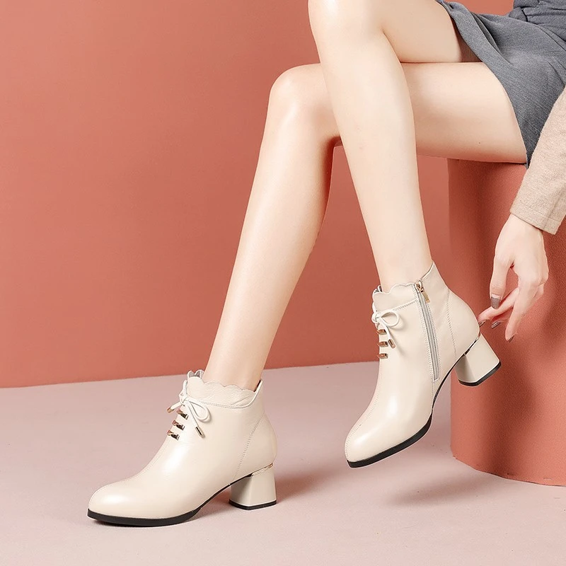

Универсальные модные ботинки с круглым носком, новинка осень-зима 2023, стильные короткие ботинки на толстом каблуке с бантом и боковой молнией для женщин