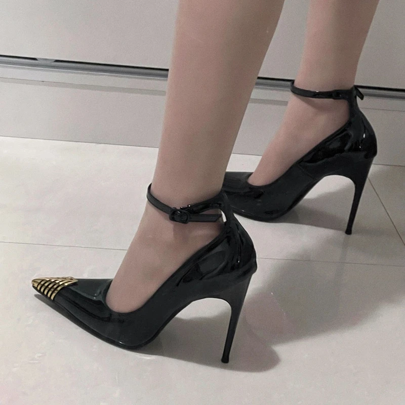 Metal Pointed Toe High Heels Stiletto Black Sexy Patent Leather Pumps Women One Word Buckle Strap French Shoes Zapato de Tacón
Metal Pointed Toe High Heels Stiletto Black Sexy Patent Leather Pumps Women One Word Buckle Strap French Shoes Zapato de Tacón