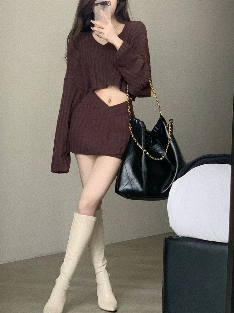 2023 Autumn Knitted Suits Women Fashion 2 Piece Dress Set Casual Crop Tops + Mini Skirts Female Korean Sweater Dress Party Chic
2023 Autumn Knitted Suits Women Fashion 2 Piece Dress Set Casual Crop Tops + Mini Skirts Female Korean Sweater Dress Party Chic