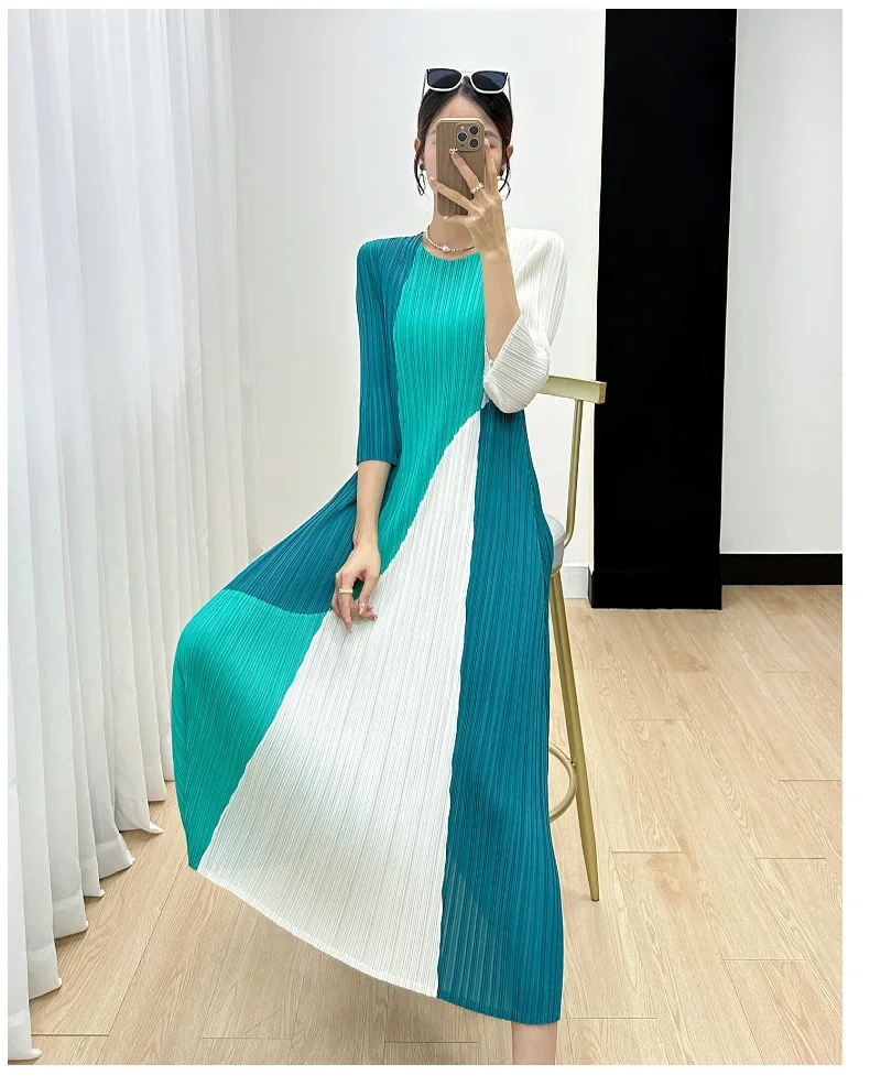 

Miyake pleated dress women's 2023 autumn new fashion print high-end fashion round neck three-quarter sleeve elegant dresses