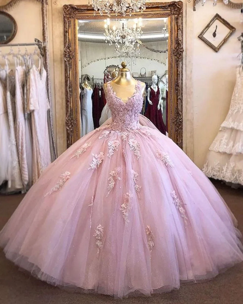 

Vintage Pink Scoop Neck Ball Gown Quinceanera Dresses Vestidos De 15 Anos Party 3D Applique Masquerade Princess Birthday Gowns