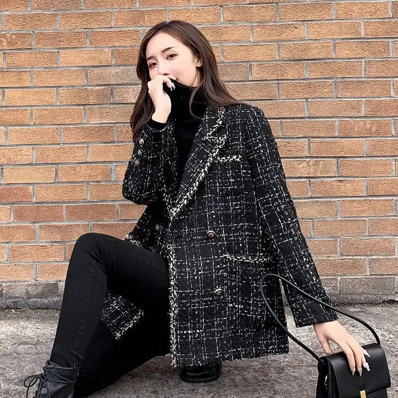 Korean Fashion Plaid Woolen Jacket Women Autumn Winter Warm Double Breasted Outwear Female Vintage Turn Down Collar Thicken Coat
Korean Fashion Plaid Woolen Jacket Women Autumn Winter Warm Double Breasted Outwear Female Vintage Turn Down Collar Thicken Coat