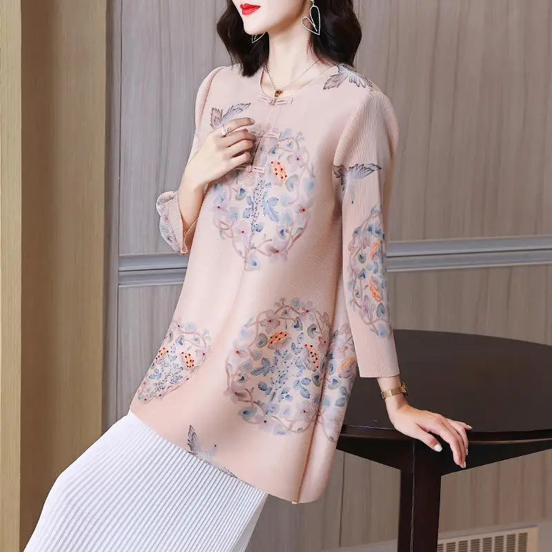 Pleated Short jacket autumn female mother outfit beautiful western style retro loose large size T - shirt
Pleated Short jacket autumn female mother outfit beautiful western style retro loose large size T - shirt
