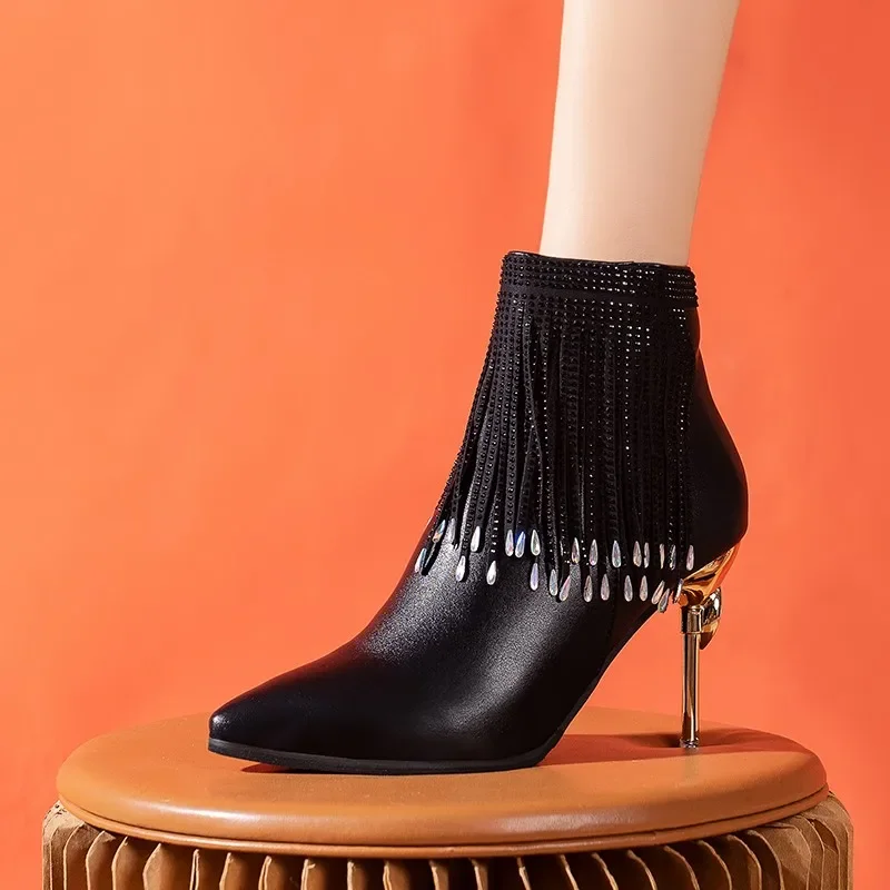 

Новые Модные Остроносые короткие сапоги со стразами Весна-Осень-зима 2024 женские стильные привлекательные модные сапоги на тонком высоком каблуке