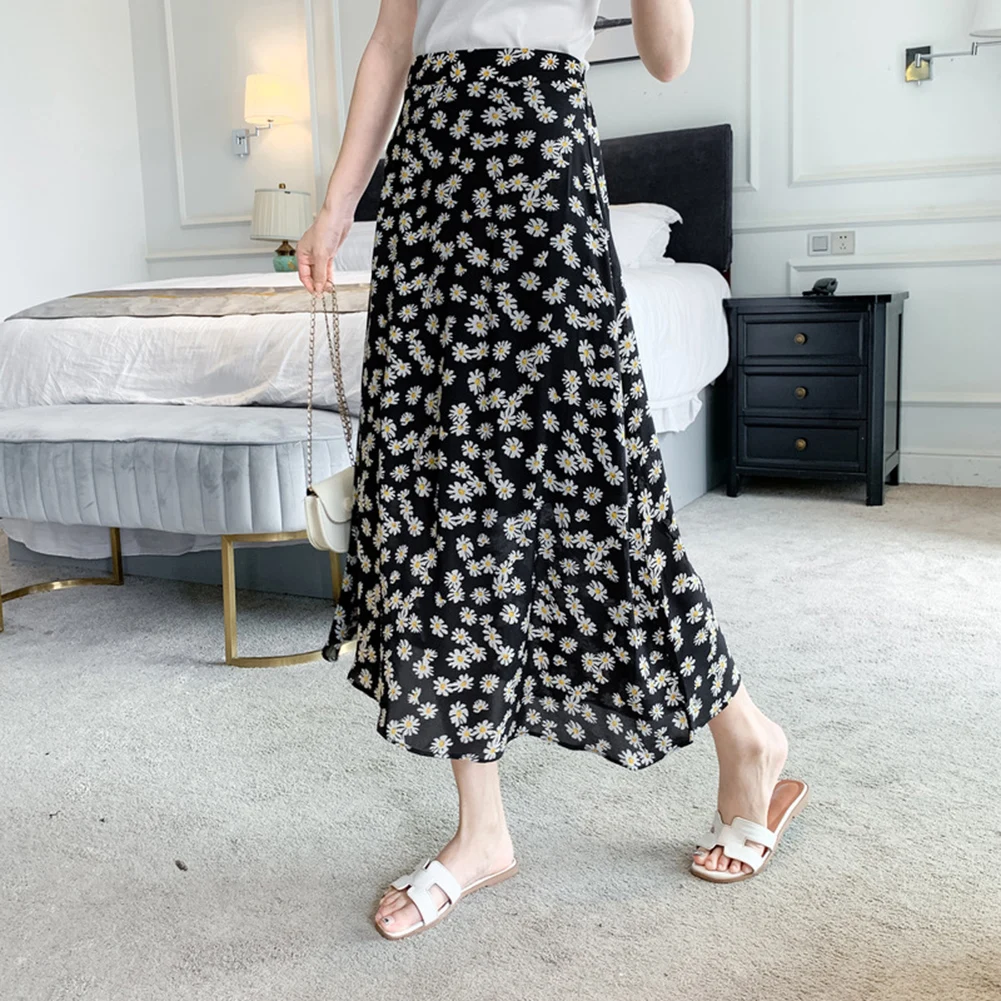 New Women Summer Vintage Japanese Floral A-Line Pleated Long Skirts Korean High Rise Skirt Oil Painting Beach Female Half Skirt
New Women Summer Vintage Japanese Floral A-Line Pleated Long Skirts Korean High Rise Skirt Oil Painting Beach Female Half Skirt