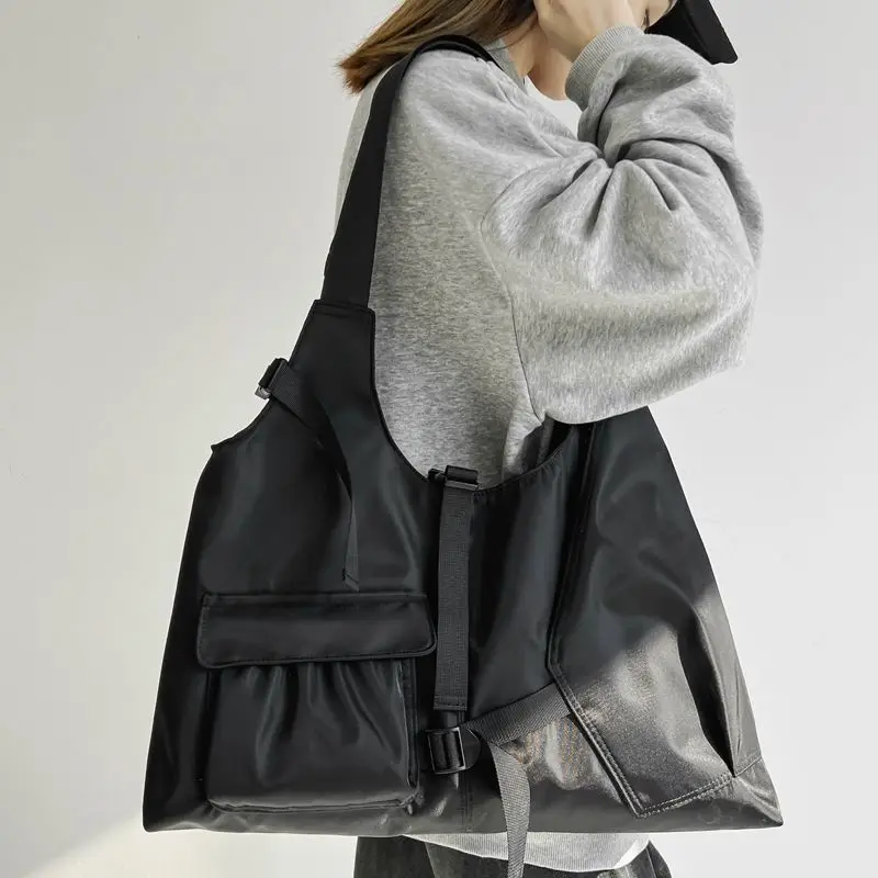 Large Capacity Nylon Casual Men Crossbody Bags Ins Fashion Designer Minimalist Versatile Computer Bag Women Shoulder Bags
Large Capacity Nylon Casual Men Crossbody Bags Ins Fashion Designer Minimalist Versatile Computer Bag Women Shoulder Bags