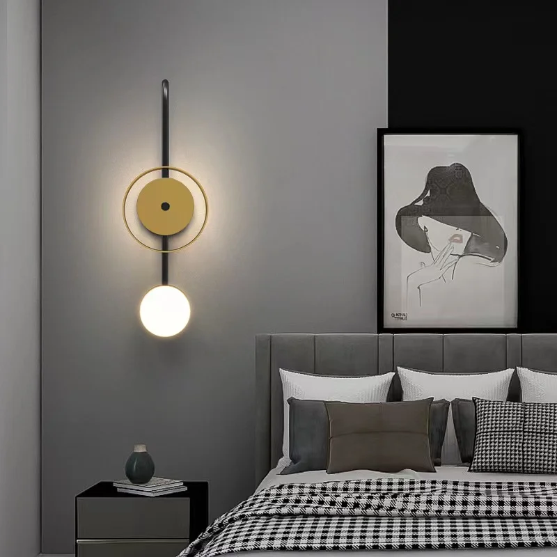 

Современная Золотая настенная лампа, комнатный светодиодный декоративный прикроватный светильник для гостиной, телевизора, фоновая лампа для коридора, креативный Железный настенный светильник