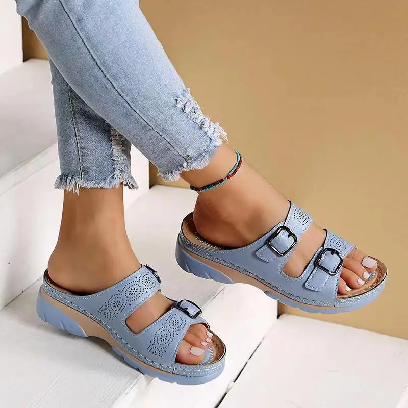 2023 European and American women's leather buckle flat bottomed open toe casual comfortable beach slippers 4324 
2023 European and American women's leather buckle flat bottomed open toe casual comfortable beach slippers 4324