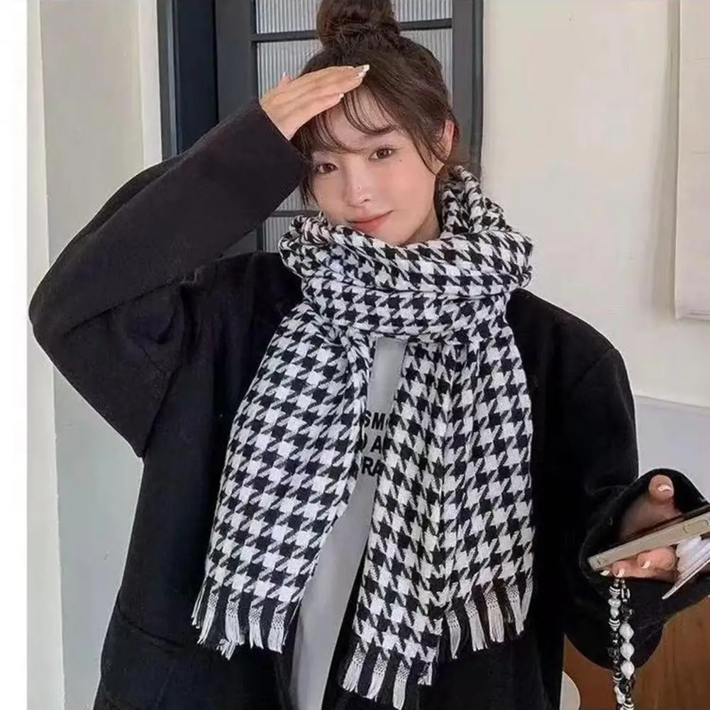 Autumn Winter Scarf Women Black White Plaid Print Scarf Tassel Trim Thick Warm Shawl Versatile Long Scarf Wrap
Autumn Winter Scarf Women Black White Plaid Print Scarf Tassel Trim Thick Warm Shawl Versatile Long Scarf Wrap
